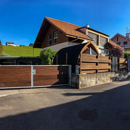 Grosszuegige Ferienwohnung Mit Alpenblick Nahe Thun *