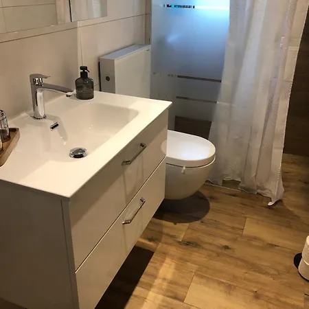 Grosszuegige Ferienwohnung Zwischen Bern Und Interlaken Lägenhet