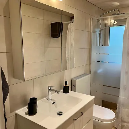 Grosszuegige Ferienwohnung Mit Alpenblick Nahe Thun *